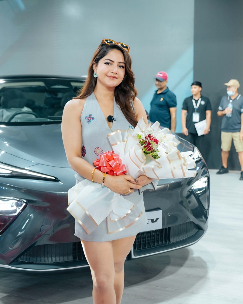 Actress Barsha Siwakoti Purchases MG S6 at NAIMA Nepal Mobility Expo 2026