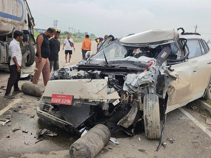 EV Car Collides with Tanker in Saptari Due to Thick Fog, Four Injured